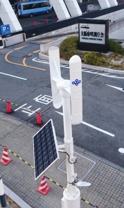 大阪府咲洲庁舎(さきしまコスモタワー)に設置した「NTNハイブリッド街路灯」