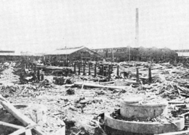 写真: 被爆直後の桑名工場