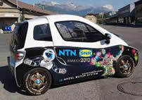 写真：Two-seater Compact EV Equipped With The In-Wheel Motor
