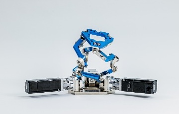 写真:手首関節モジュール「i-WRIST」