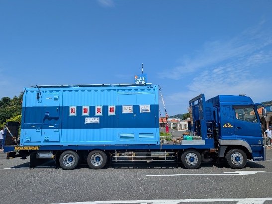 写真:道の駅「シーサイド高浜」(福井県高浜町)からトラックで熊本まで輸送