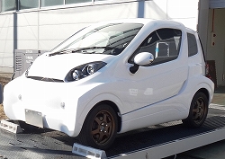 インホイールモータを搭載した二人乗り電動コミュータ車両