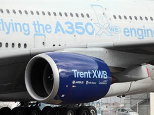 写真：試験飛行用にA380の機体に搭載されたTrent XWBエンジン