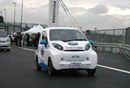 インホイールモータ搭載の二人乗り小型EV