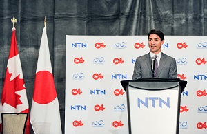 祝辞を述べられるトルドー首相