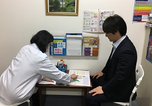 禁煙チャレンジ制度を利用し、禁煙相談をする従業員