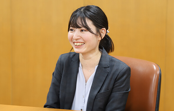 野村 優奈